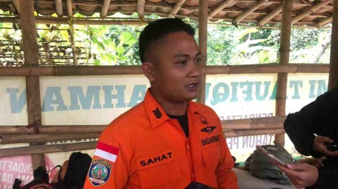 Korban-Tertimbun-Longsor-di-Sentul-Bogor-Belum-Ditemukan-696x390